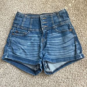 No boundaries jean shorts